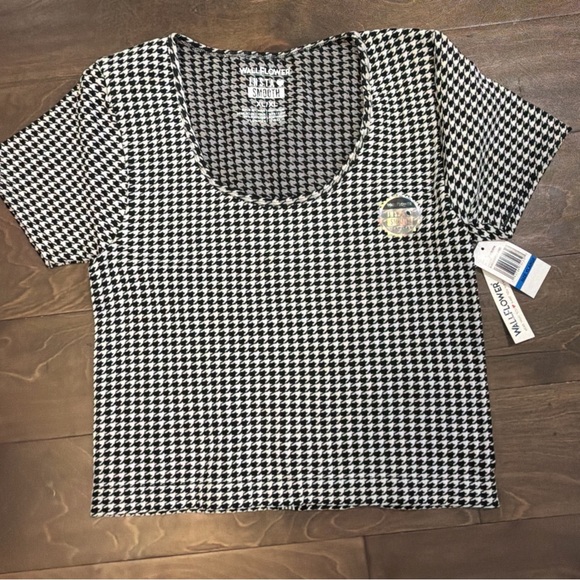 Wallflower Tops - Wallflower Black and White Houndstooth Short Sleeve Top